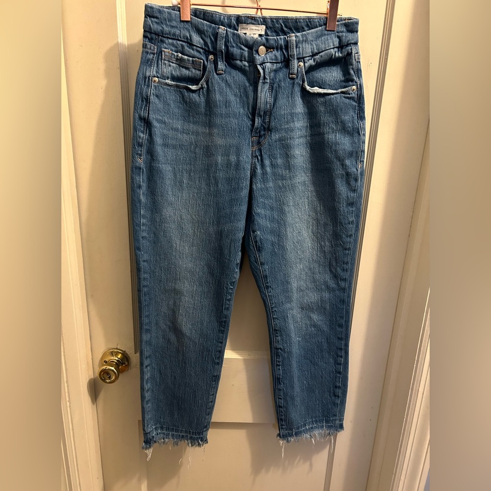 Good American high waist straight leg denim‎ jean size 4. Raw hem